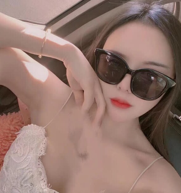 身材好到爆的妹子