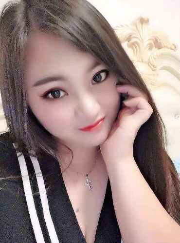 专注服务，颜值还行的骚妹子