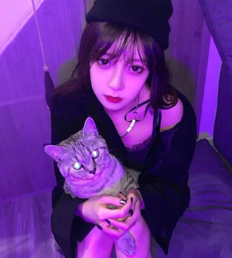 身材饱满的娇嫩小骚货