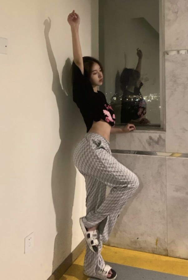 漂亮性感妹妹，有颜有身材