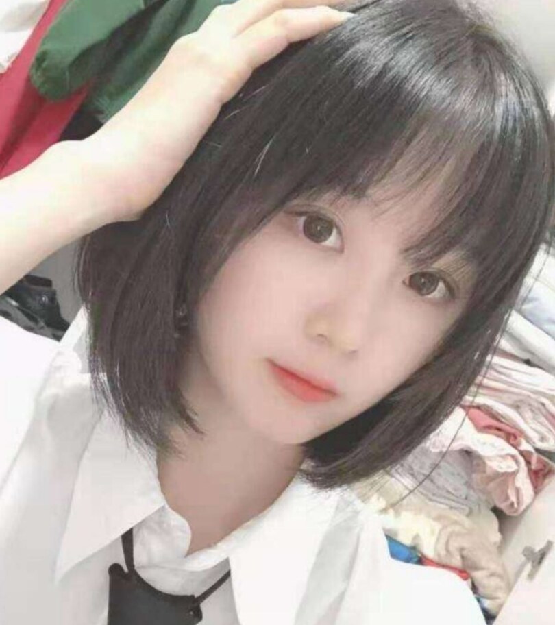 鲍鱼粉嫩小穴紧，身材一流超性感
