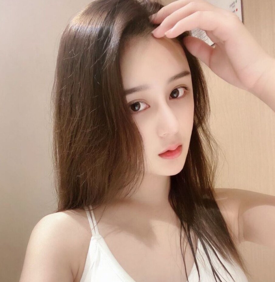 清纯可爱的听话妹子，甜美可人