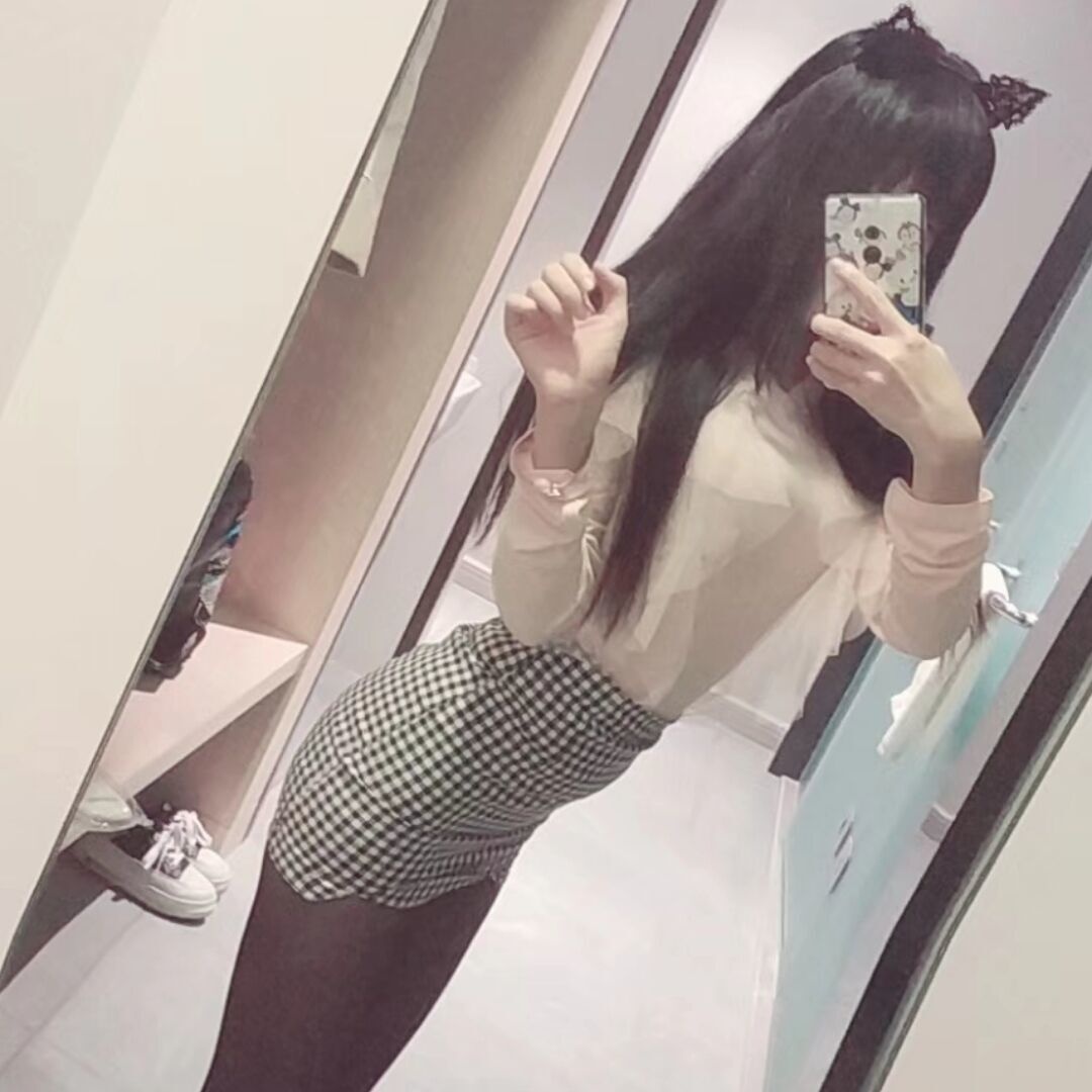 小妹很腼腆，属于闷骚型，可上门