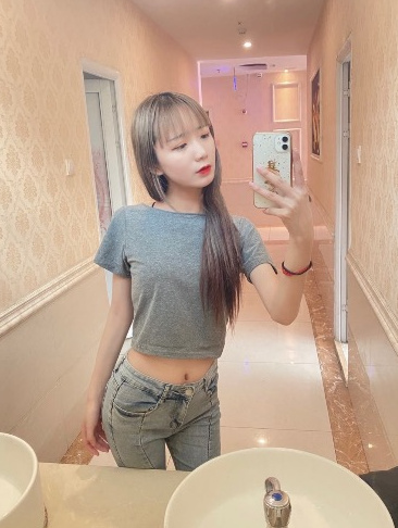 小穴很紧，干起来很舒服的妹子