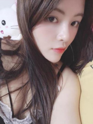 身材很好的丝袜小骚货，年轻漂亮