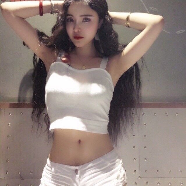 猫女身材火辣很激情