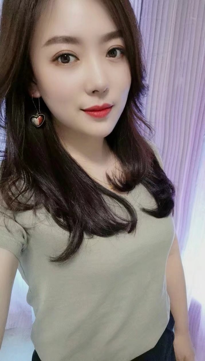 新人很紧颜值超好