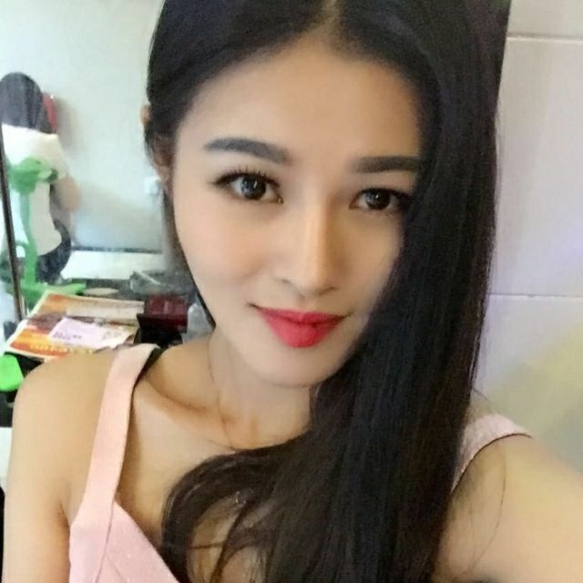 皮肤白皙，胸型美，一次不错的体验
