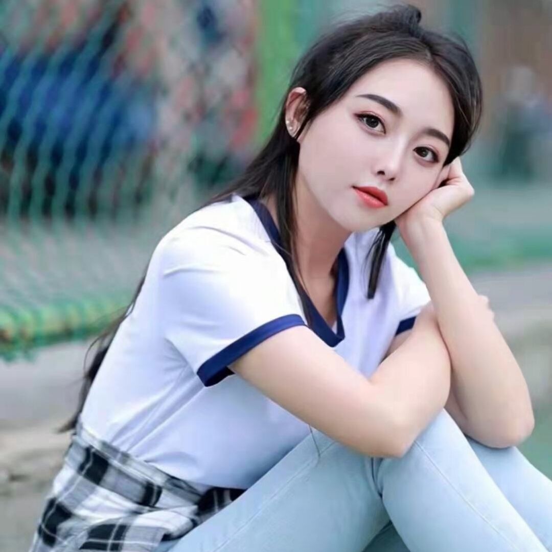 性感可爱的学姐，服务好，身材也棒