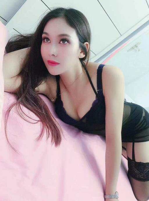 性感的黑丝长腿的小蜜蜂