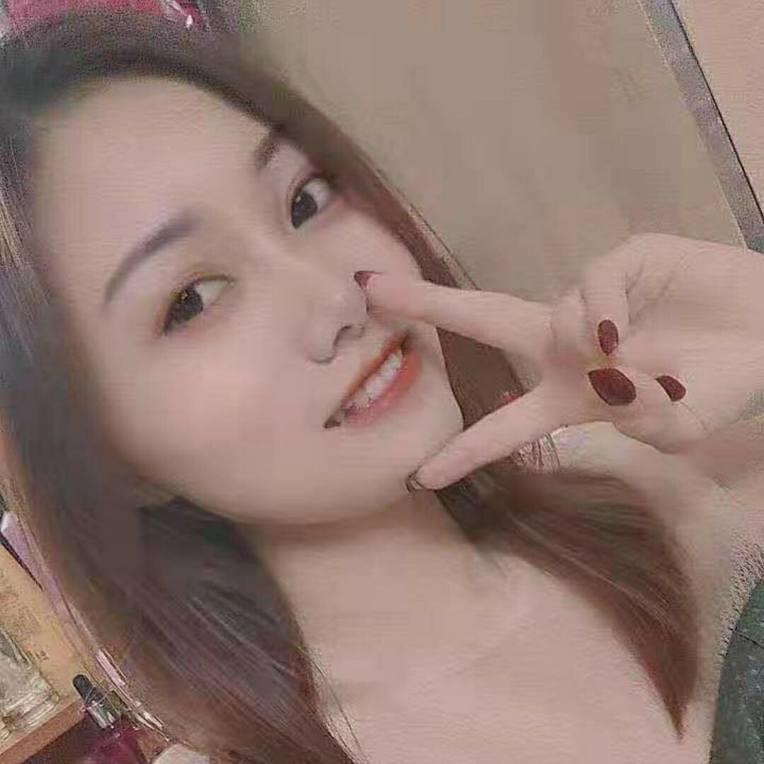 清纯粉嫩的温柔妹子