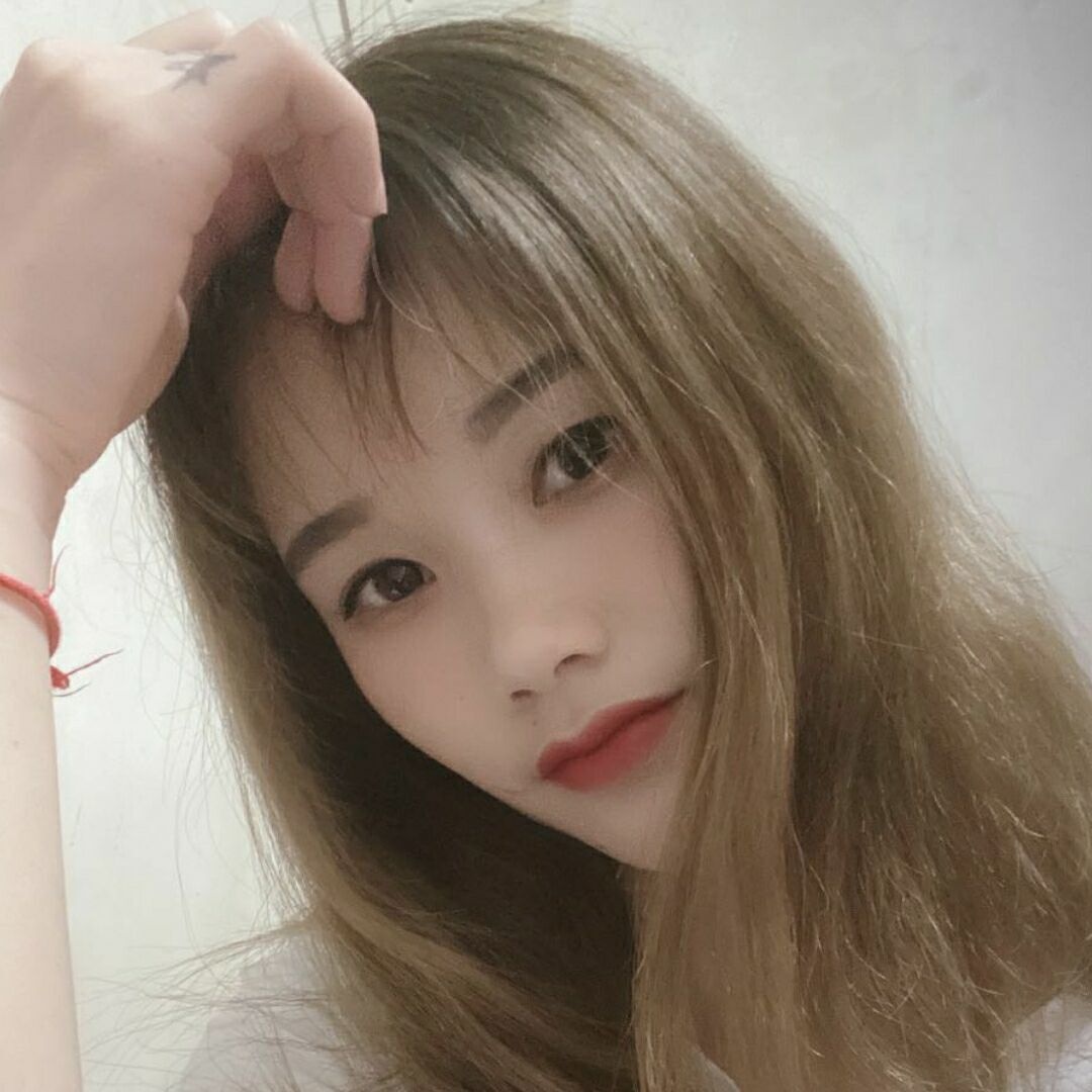 素颜漂亮，长相清秀的兼职小妹