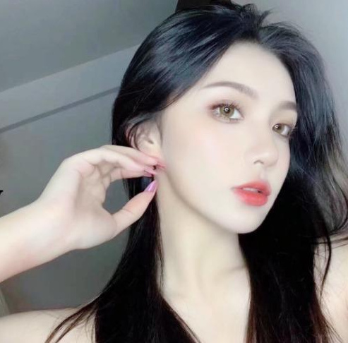 活好身材不错的年轻嫩妹