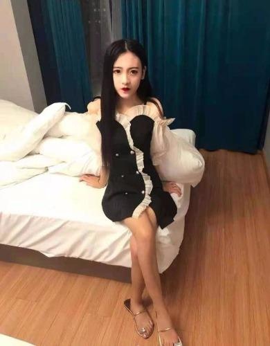 很直爽性格的甜美姑娘