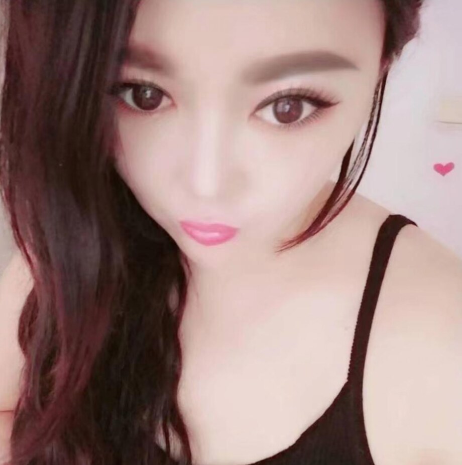 幼师胸很大哦，喜欢大胸的可以试试
