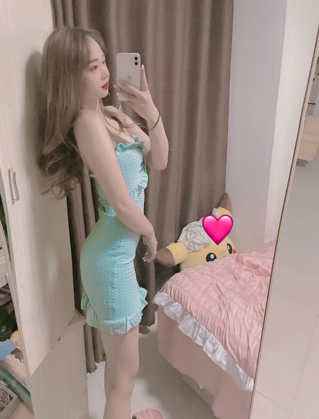颜值好的骚妹子，超会勾引男人，外出兼职