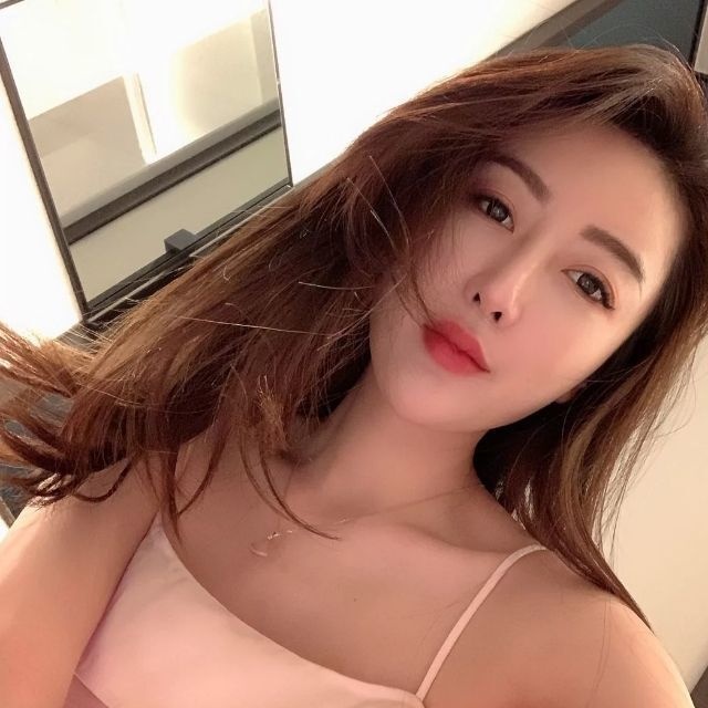 身材颜值一绝，很温柔