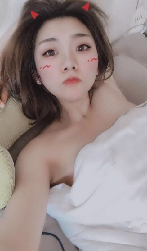 性感妩媚的兼职小姑娘