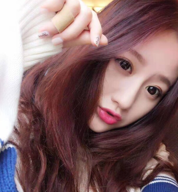 爱运动健身的大胸妹子