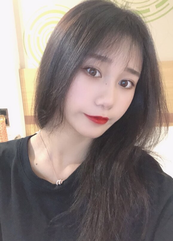性格亲和的豆浆妹妹，大奶胸
