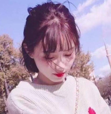 娇小玲珑的兼职妹子，漂亮，很嫩 