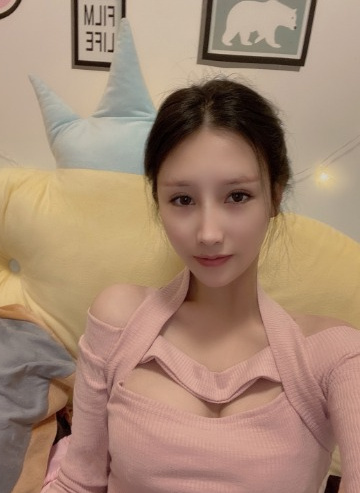 性格温柔皮肤白皙风骚妹