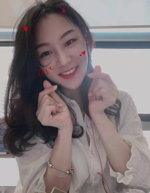 清纯兼职小妹妹，喜欢的自己体验