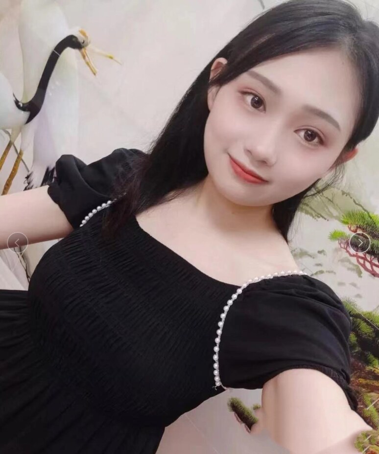 兼职小妹挺有气质的，配合度高