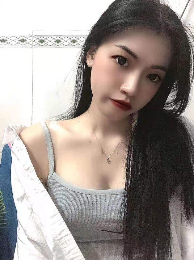 身材性感丰满，颜值高，技术好