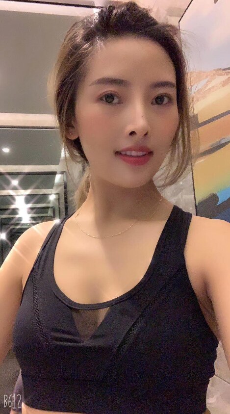 身材超棒的瑜伽老师，活好人美