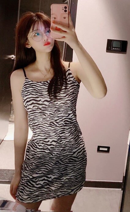 擅长深喉的妹子，爽到炸