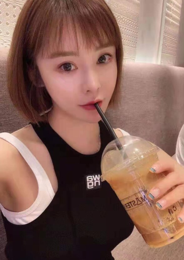待开发的年轻美女一枚，非常紧致
