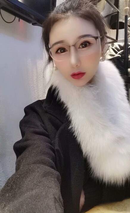 颜值大长腿美女，年轻漂亮，屁股翘