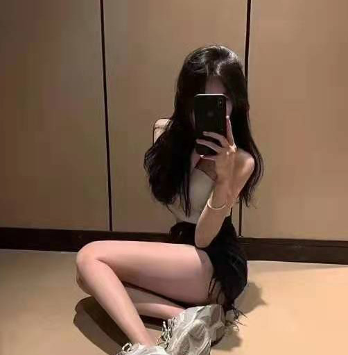 00后极品身材粉嫩，服务很配合