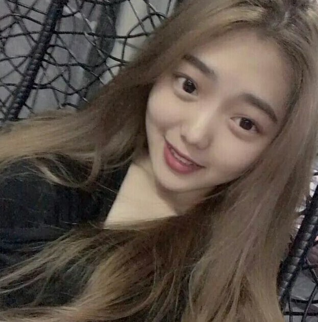 诱人长腿妹，甜美可爱好温柔