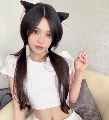 校花女神范儿，大长腿A4腰