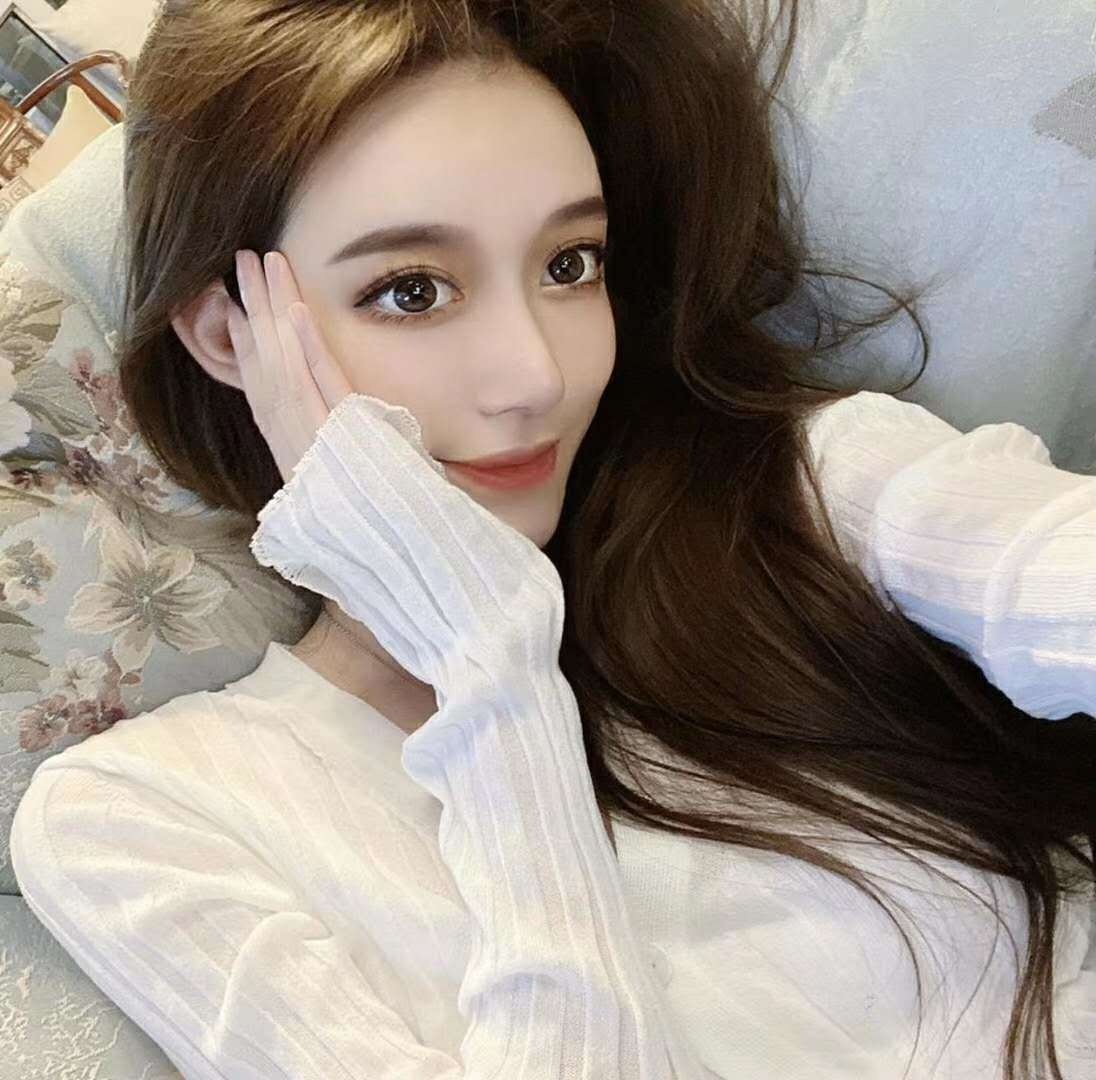 妹子身材好，前凸后翘s型