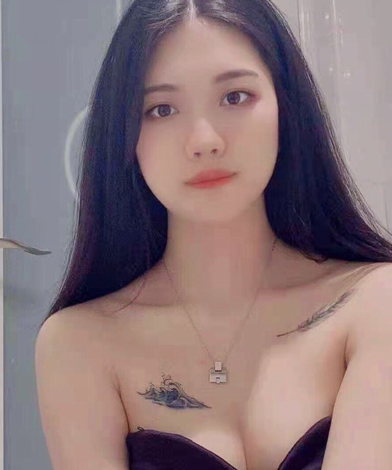 小姐姐模特颜值和身材，非常紧