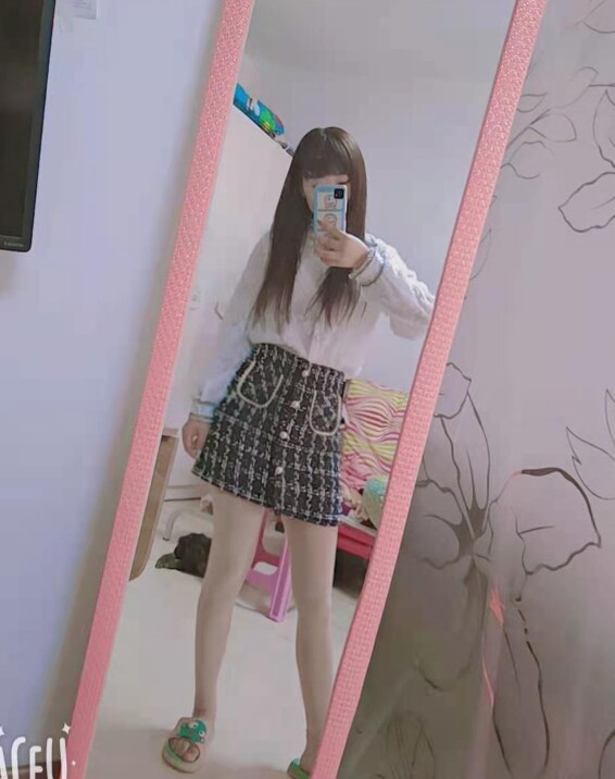 清纯可爱的小妹妹，值得一试