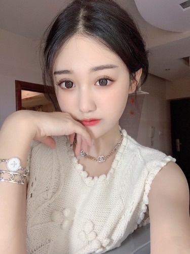 气质美女，温柔很骚，可舌吻