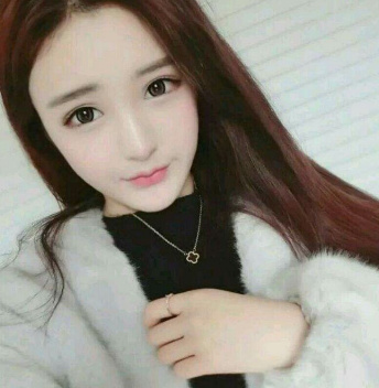 身材好，胸挺很美
