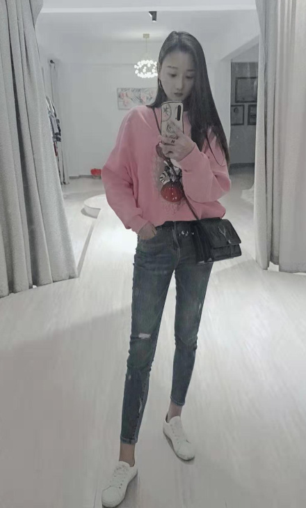会调情的纯天然气质美女
