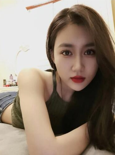 颜值，身材，口活都很赞的小宝贝