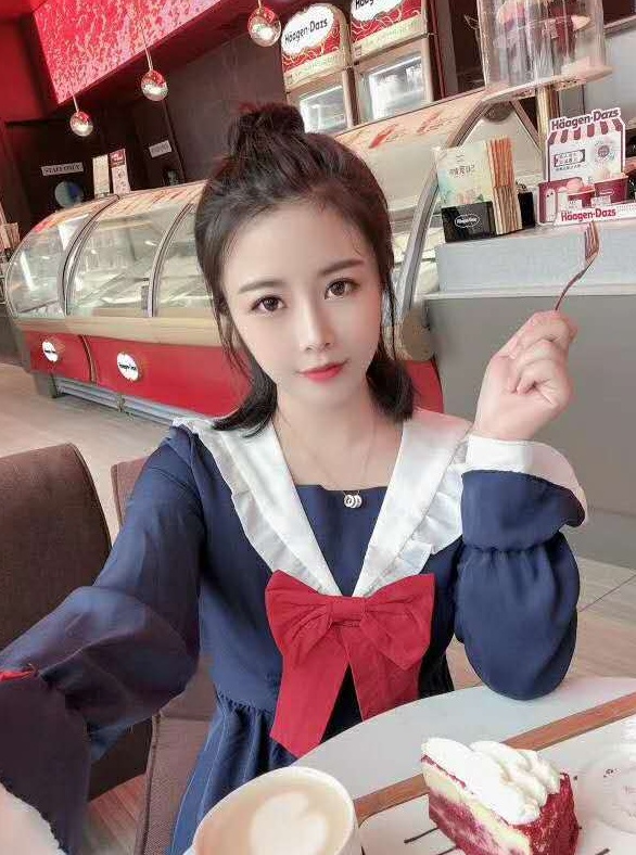 酥胸长腿颜值高，水多温柔可亲小高端