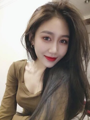 颜值身材与口活都上佳的多水嫩妹