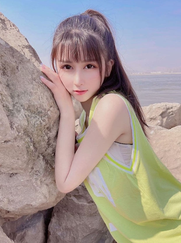 新入行的兼职水灵嫩妹