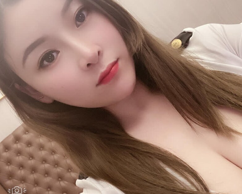 身材火辣，皮肤细腻的兼职妹子