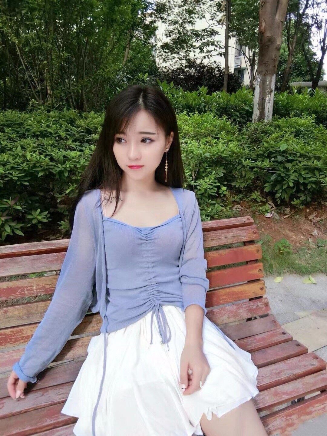 妹子娇俏可爱，皮肤白皙，服务好，不催人