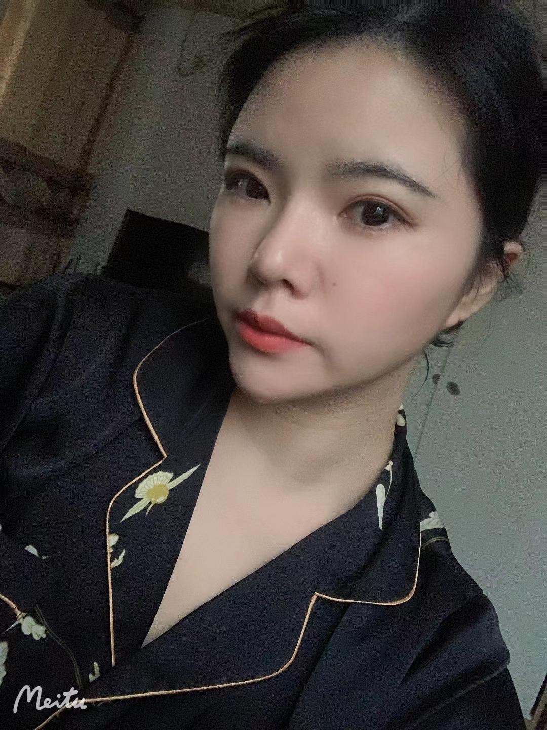 身材挺好的，肤白，活好