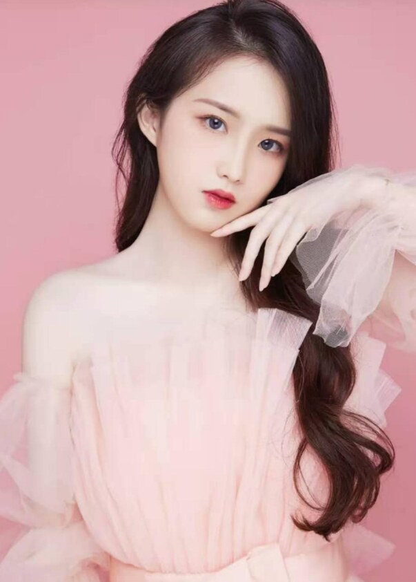 素颜也漂亮的小玉儿